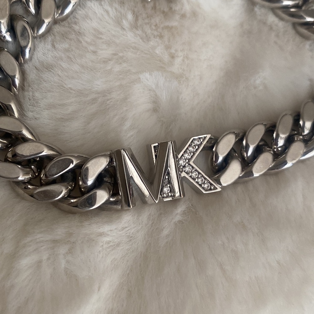 Michael Kors Silver Bracelet
Excellent condition like new!! - Picture 2 of 7